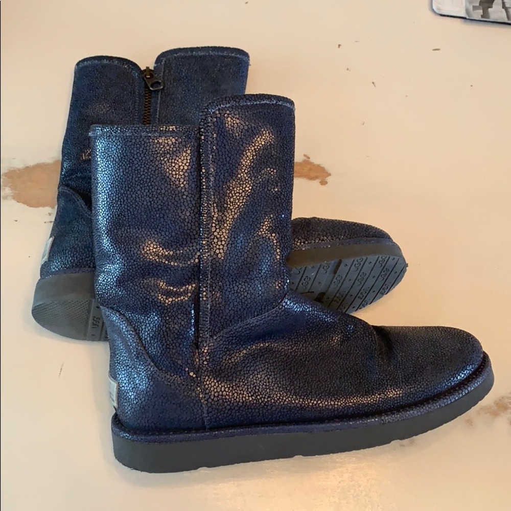 Ugg Short Boot, Zipper, Textured Pattern, Navy